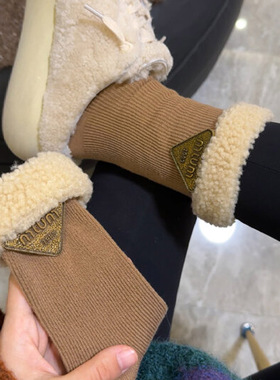 LikeSock整个洋气住！冬天一定要有这样一双毛毛wa！复古又暖和~