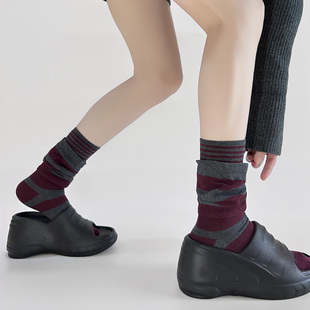 越穿越喜欢～假两件 安可拉红搭配条纹叠穿堆堆袜巨高级 设计