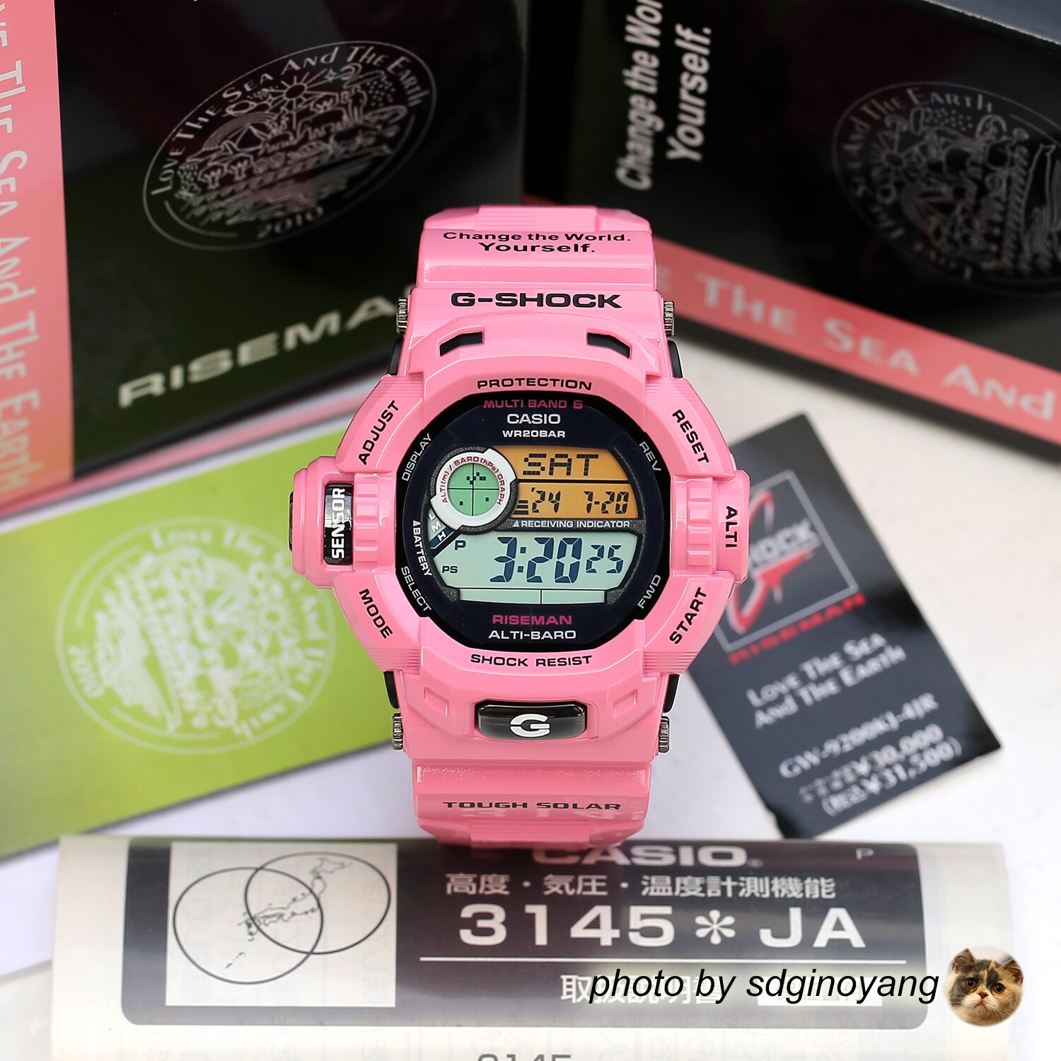 卡西欧G-SHOCK保护限定粉飞手表