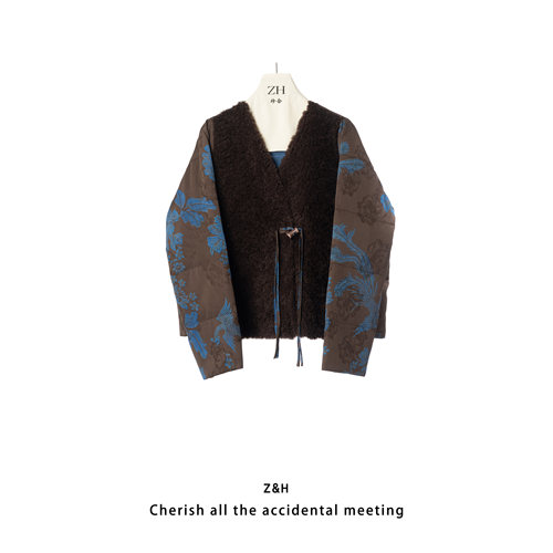 ZH【世逢烟雨】V领舒适保暖洋气羽绒服女长袖