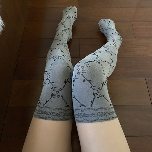 高级灰色藤蔓小碎花长筒拼接丝袜女薄款连裤袜透明日系提花美腿袜