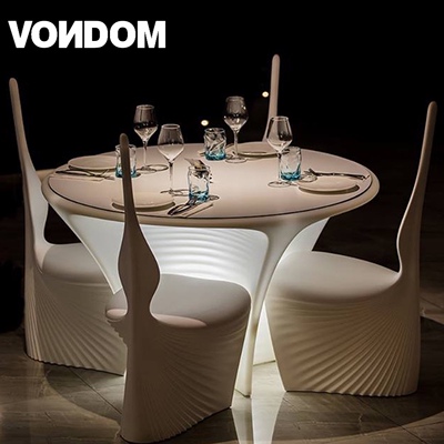 户外带灯光户外桌椅VONDOM设计师