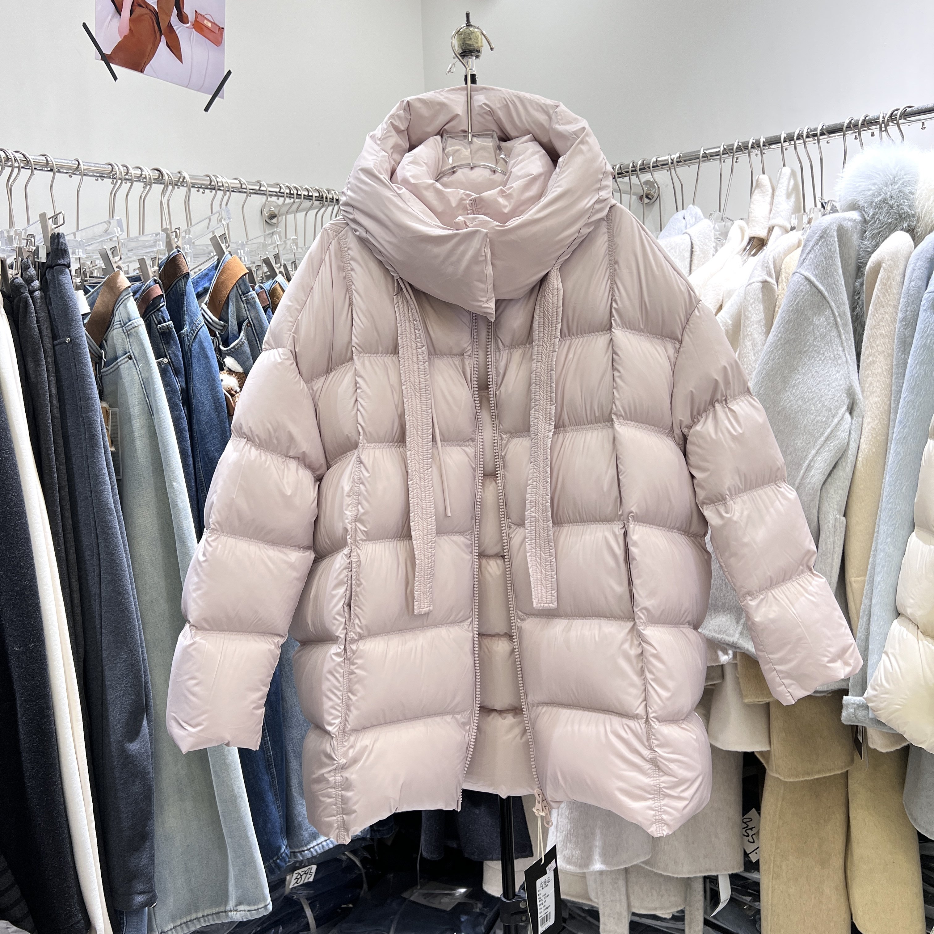 云朵泡芙连帽飘带羽绒服女中长款2025冬新款加厚宽松保暖外套8857