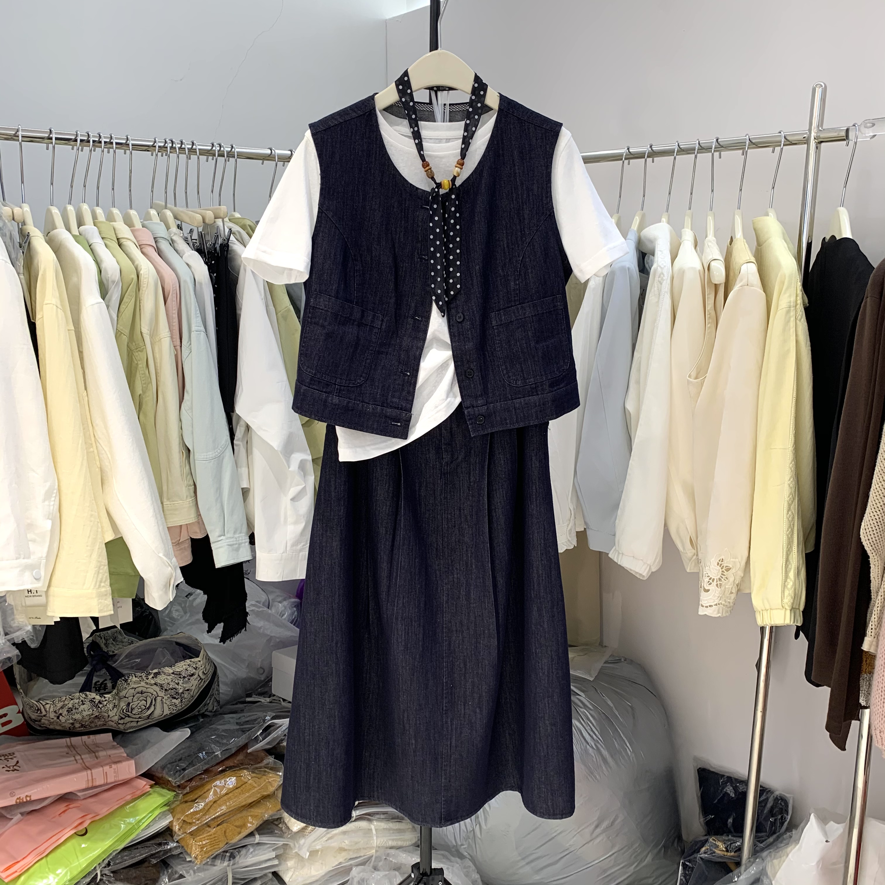 时尚套装女2026年春季新款韩系马甲背心打底衫半身套裙三件套185