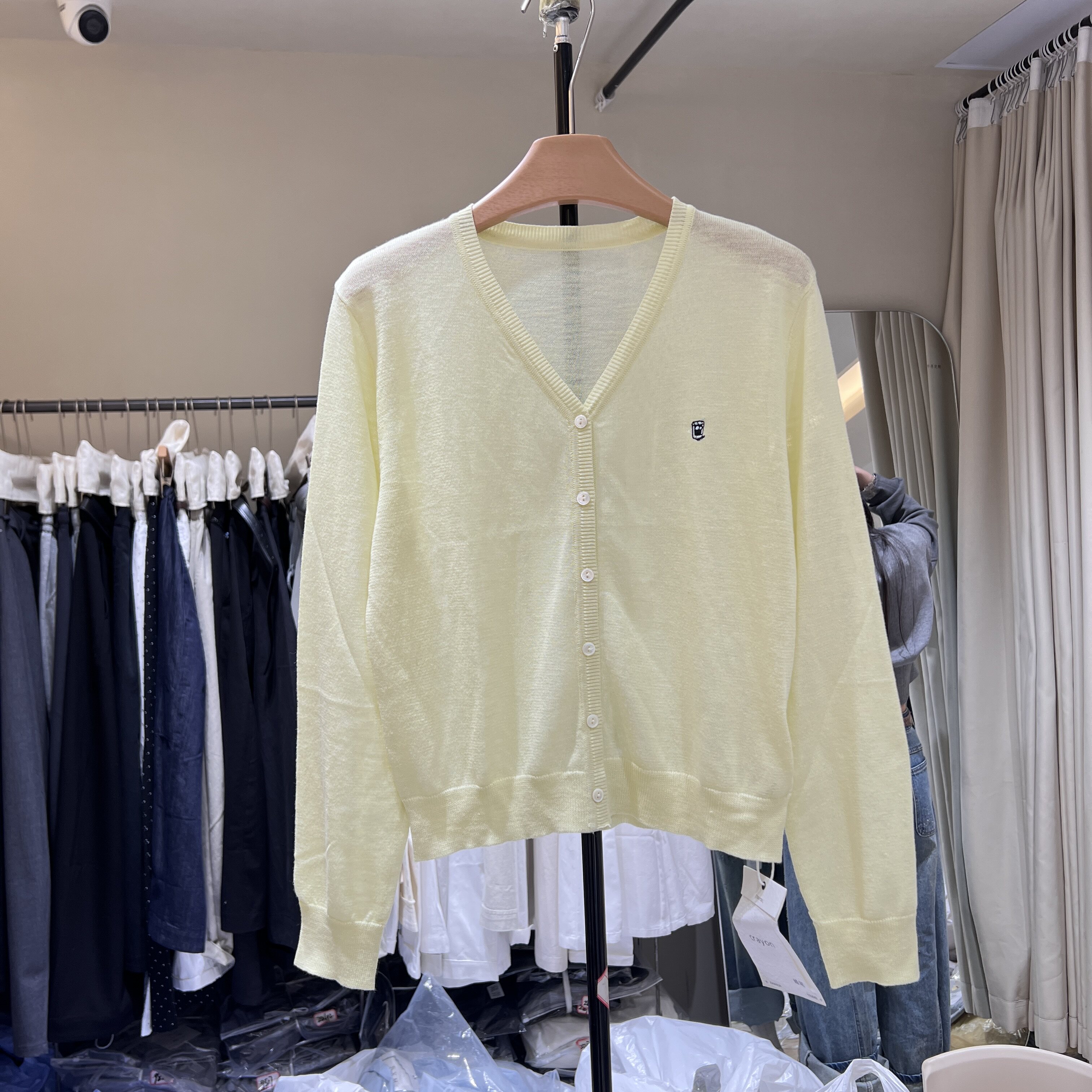 2026春新款韩版v领防晒针织开衫薄款外套女设计感上衣高级感6966