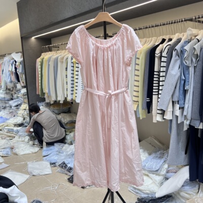 2026夏新款韩版圆领荷叶边压褶短袖连衣裙系带收腰过膝长裙女1060