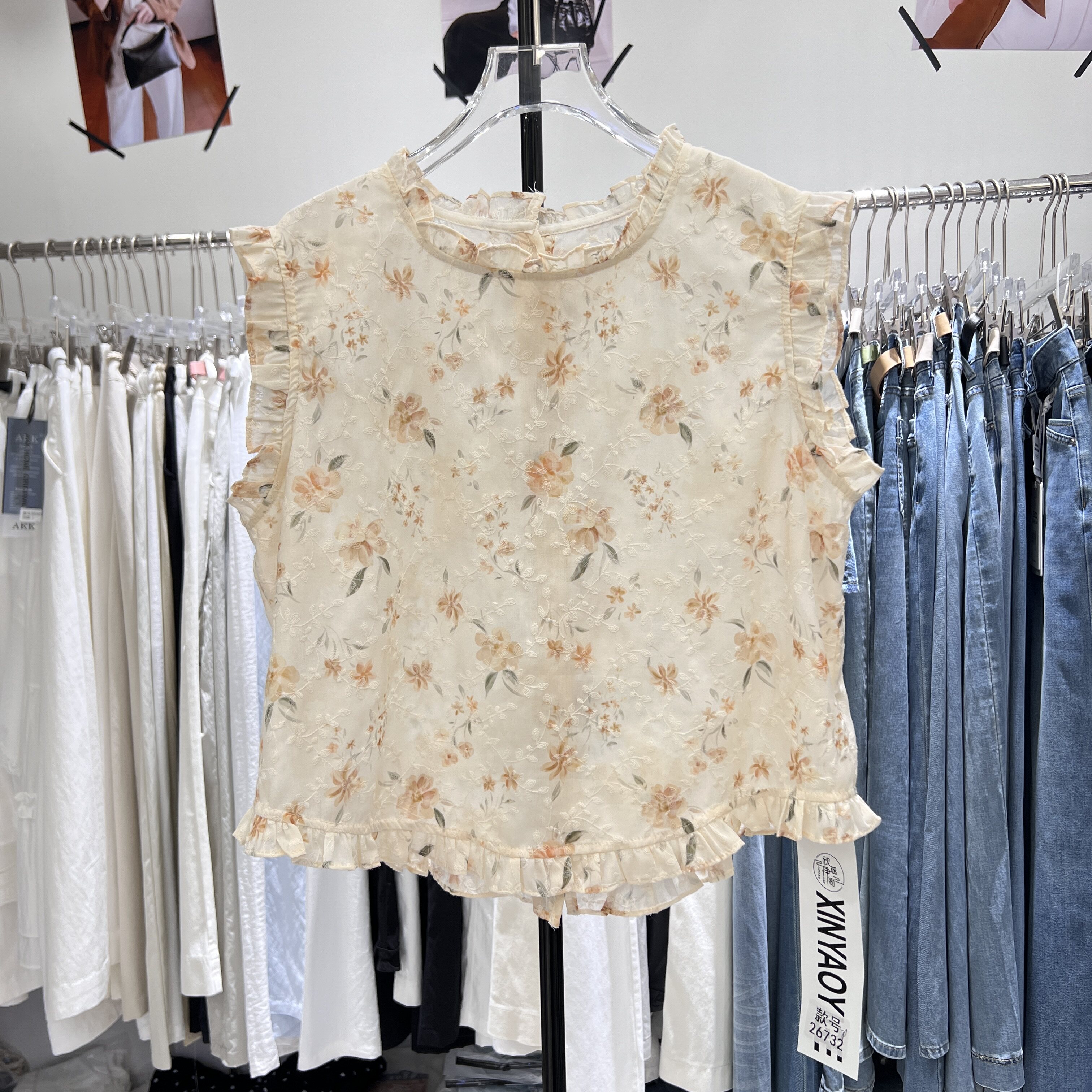 2026夏季新款韩版木耳边设计感气质印花无袖单排扣衬衫女装26732