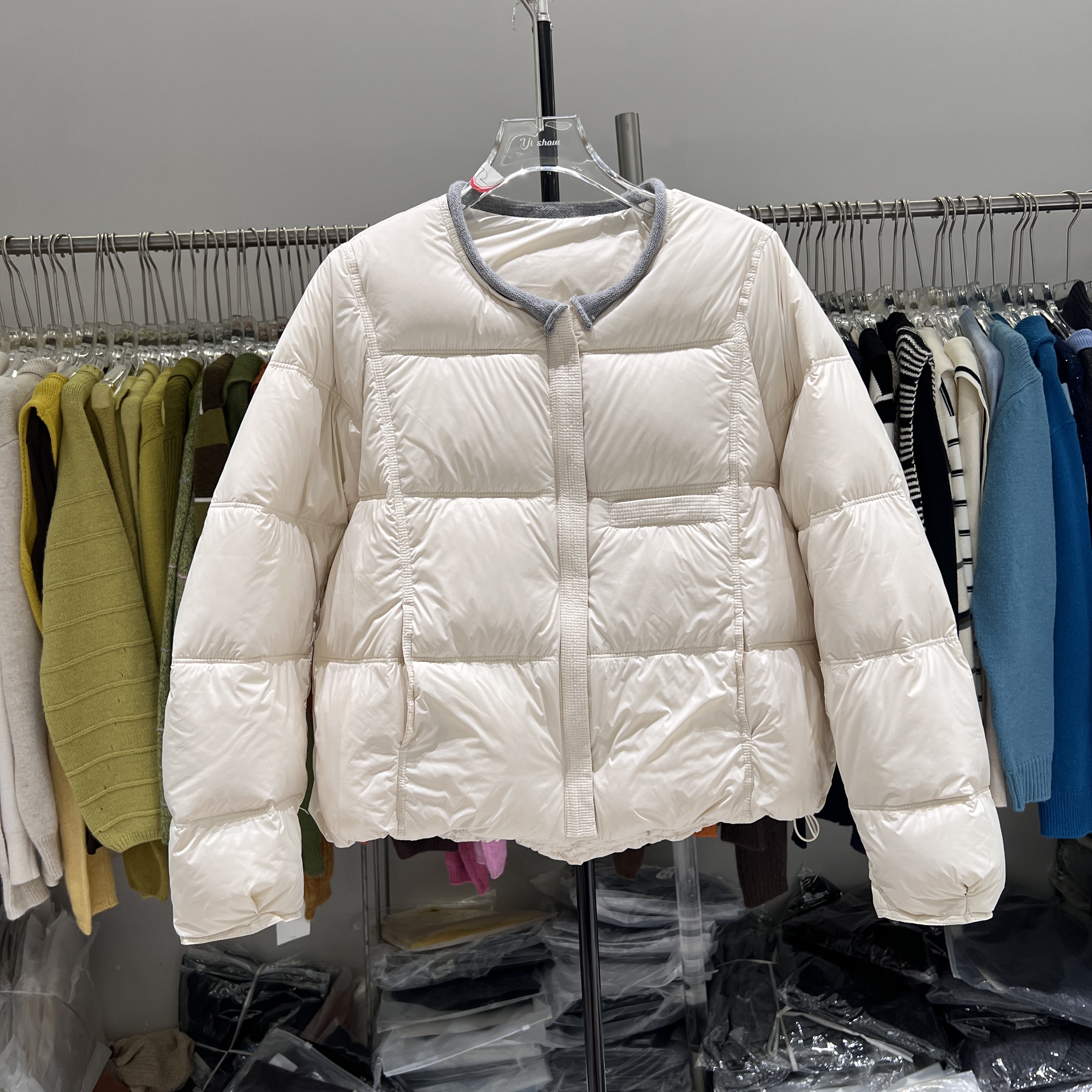 2025冬季新款 韩版短款羽绒服女圆领90白鸭绒保暖宽松面包服外套