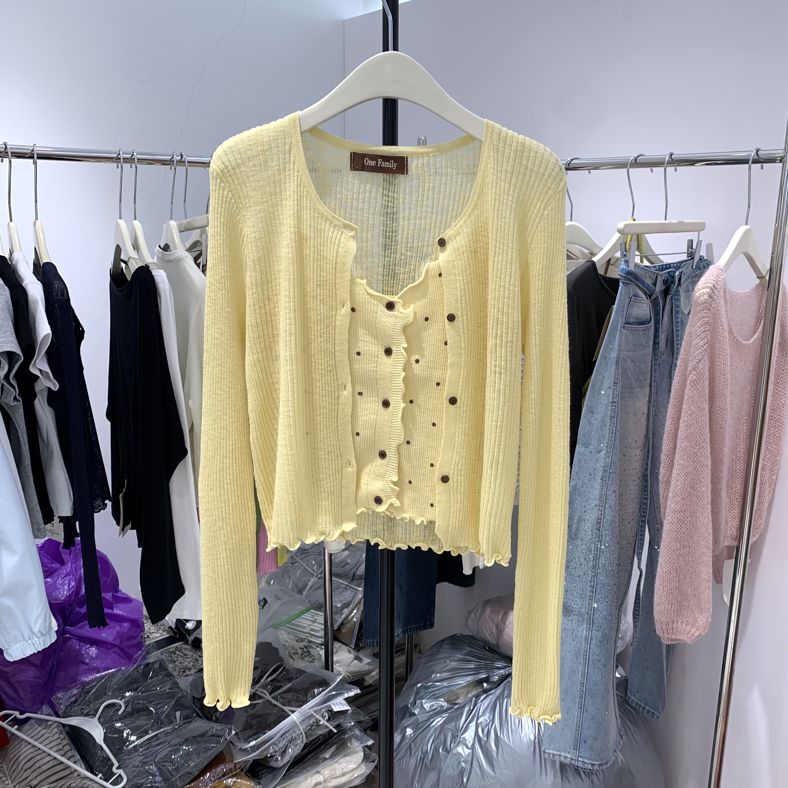 实体专柜纯欲木耳边V领波点吊带背心女外搭长袖针织开衫两件套