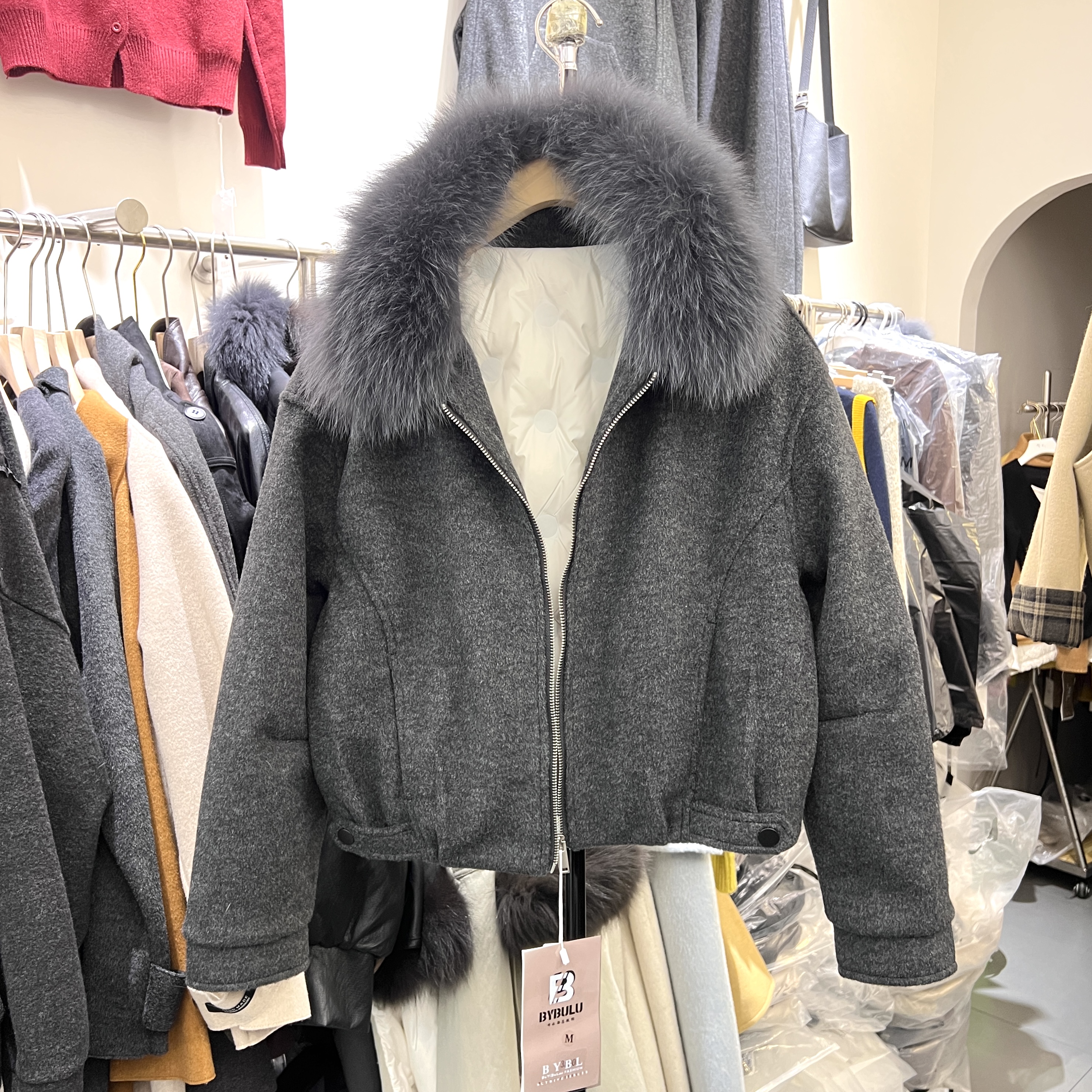 2025冬季新款韩版宽松显瘦连帽羽绒服女短款小个子保暖外套35805