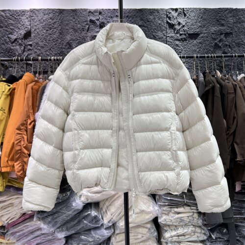 2026冬季新款韩版宽松显瘦立领90白鸭绒羽绒服女短款面包服外套潮