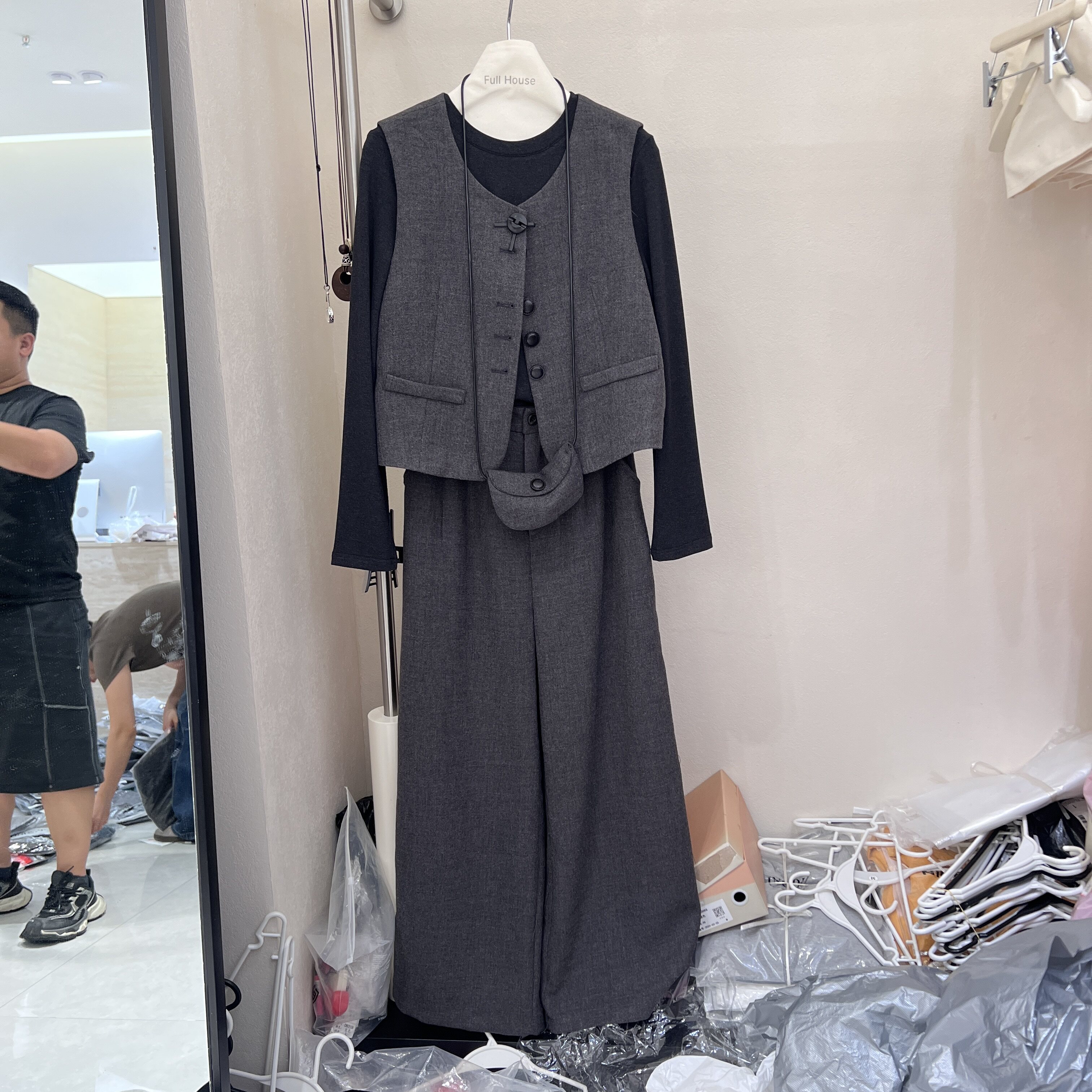 欧韩时尚套装女2026秋季新款马甲打底衫阔腿裤洋气时尚显瘦三件套
