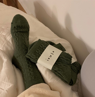 绿色属于冬天 绿属于谁 莫奈灰 秋冬少女中筒羊毛袜 克莱茵蓝