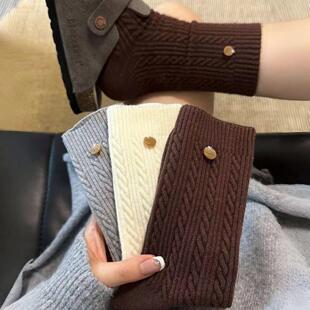 复古麻花兔绒保暖中筒袜秋冬ins潮简约纽扣点缀少女感加厚堆堆袜