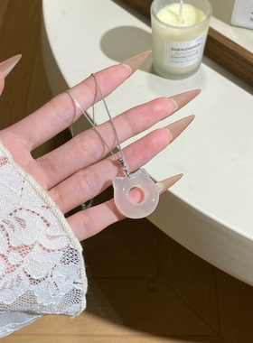 天然白玛瑙小猫骨头项链女款时尚百搭饰品潮流国风简约招财转运珠