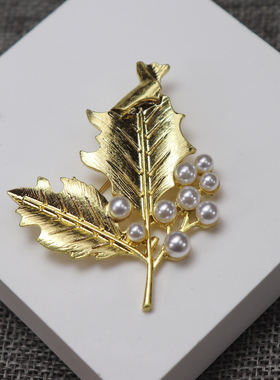 中古vintage海报款枫叶珍珠胸针打标TRI复刻FARL服装配饰小礼物