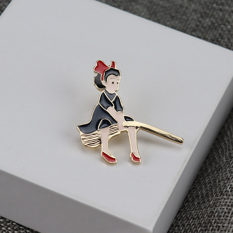 骑扫把女孩学生可爱卡通日系胸针领针徽章包包帽子服装配饰