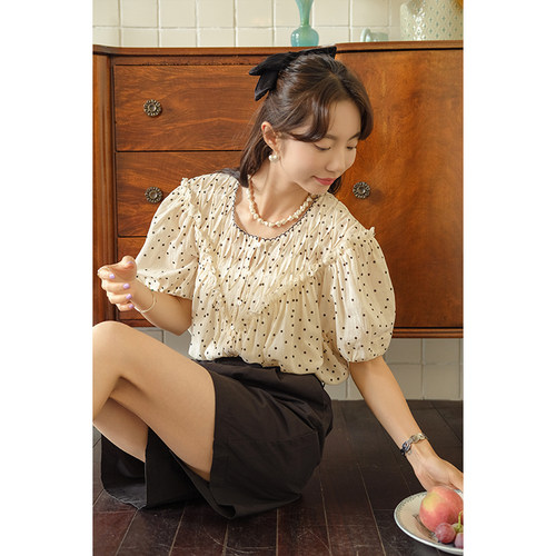 壹晓晓【清仓6.5折】波点压褶刺绣边圆领衬衫女夏设计感短袖上衣