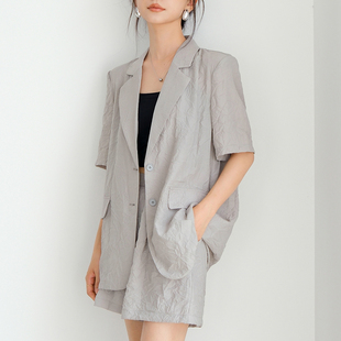 高级感褶皱短袖西装套装女大码宽松潮oversize夏季气质短裤两件套