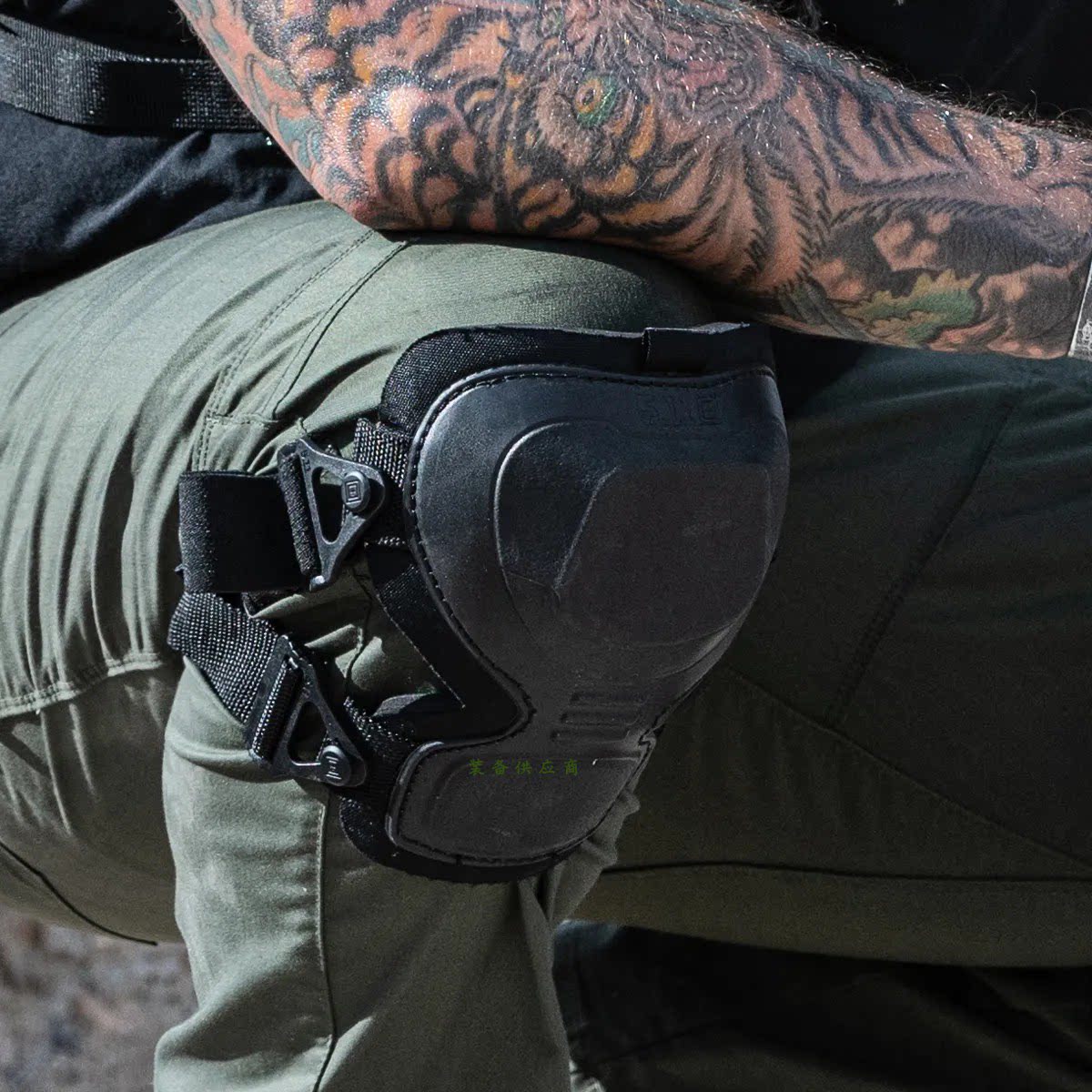 5.11 WWE护膝58679ABR EXO K EXTERNAL KNEE PAD 外穿型护膝