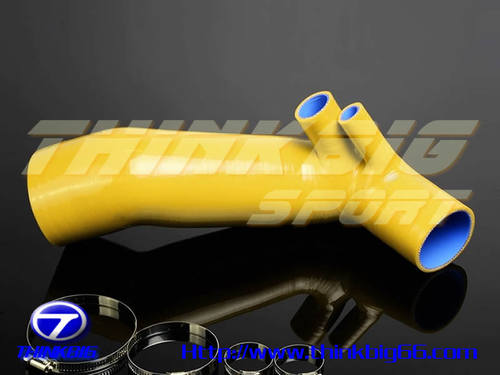 本硅胶管，是采用高性能硅胶材料，内加耐高温纤维加工制作而成。产品具有耐高温高压，耐老化之特点，同时具有柔软、高密度、高抗撕、高绝缘性、阻燃、性能稳定等优点，承受压力高达12 kg/c㎡，为原厂之220%，可在-50度至+280度使用。产品的高性能，有助于提高发动机冷却系统性能和改装升级。