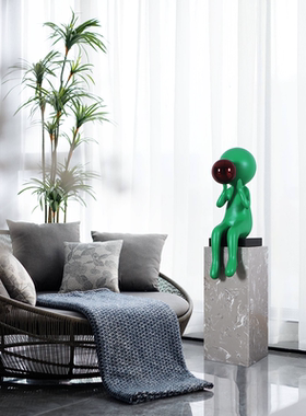 玻璃钢抽象卡通人物雕塑样板房