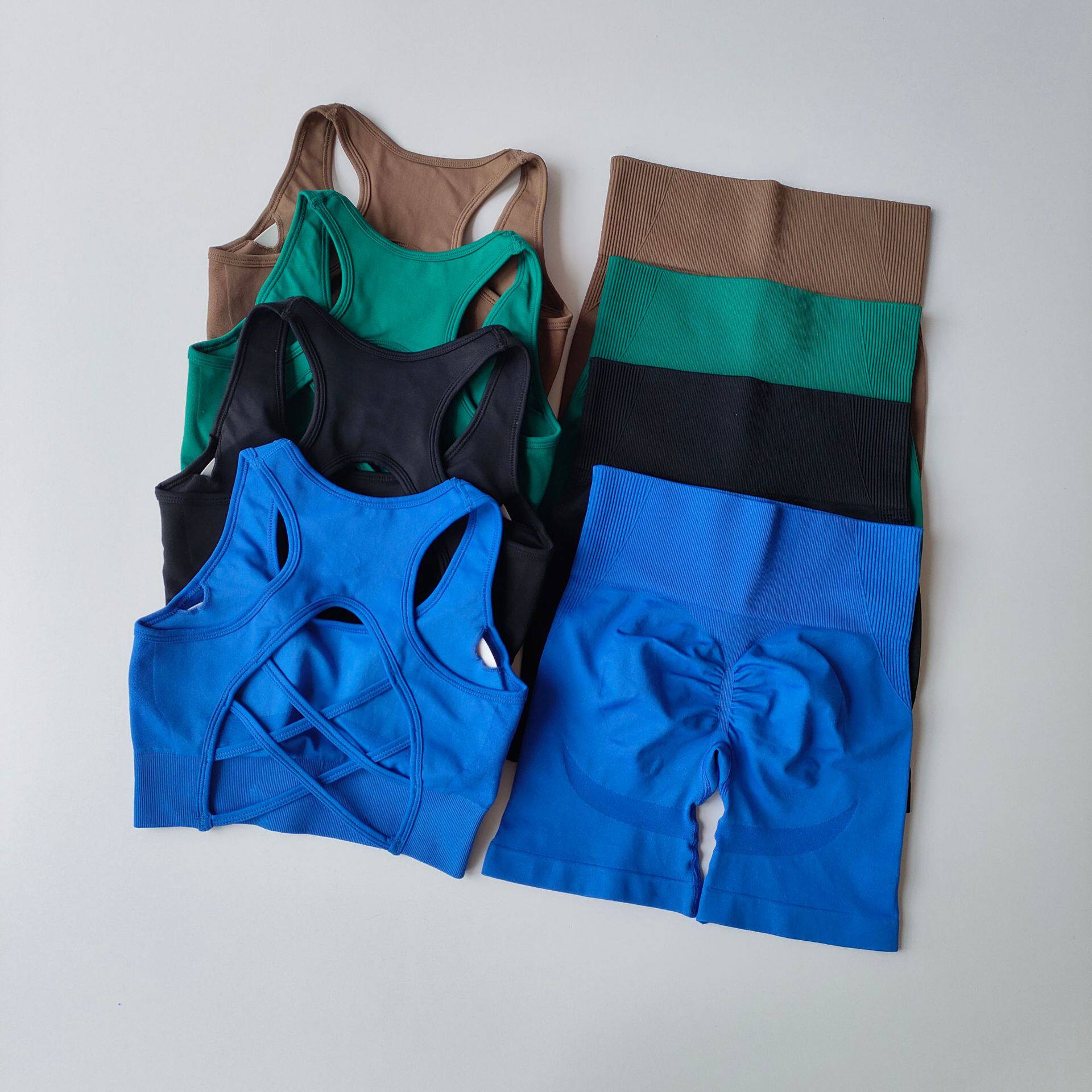 新款无缝瑜珈套装女瑜伽服短裤两件套健身跑步速干运动健身文胸