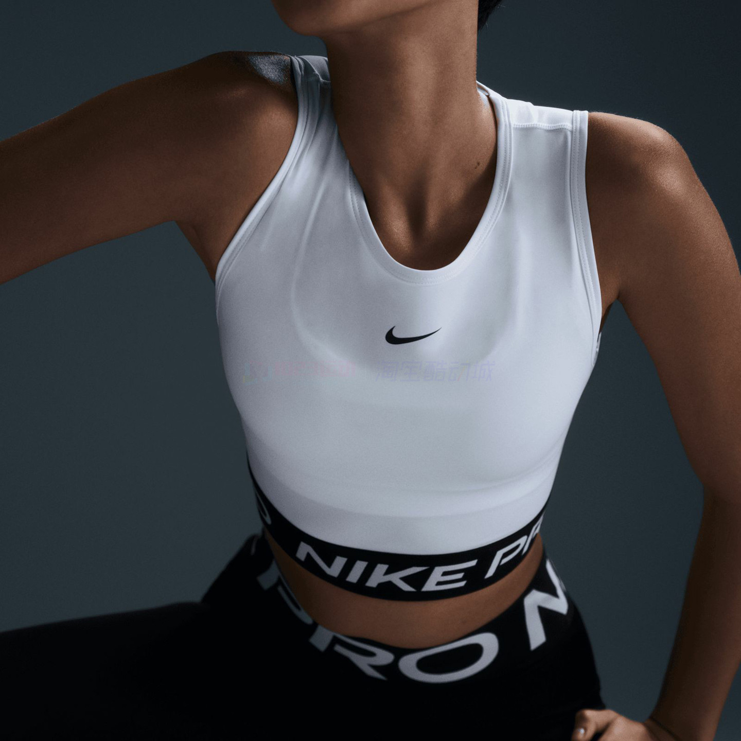 酷动城Nike Pro女士速干跑步骑行瑜伽健身训练紧身运动背心HQ5684