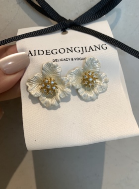 Atelier Koa日本手工制作滴胶白色山茶花耳环