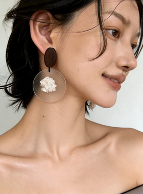 0326新品Atelier Koa 日本手作天然贝壳木质滴胶花朵度假风耳环