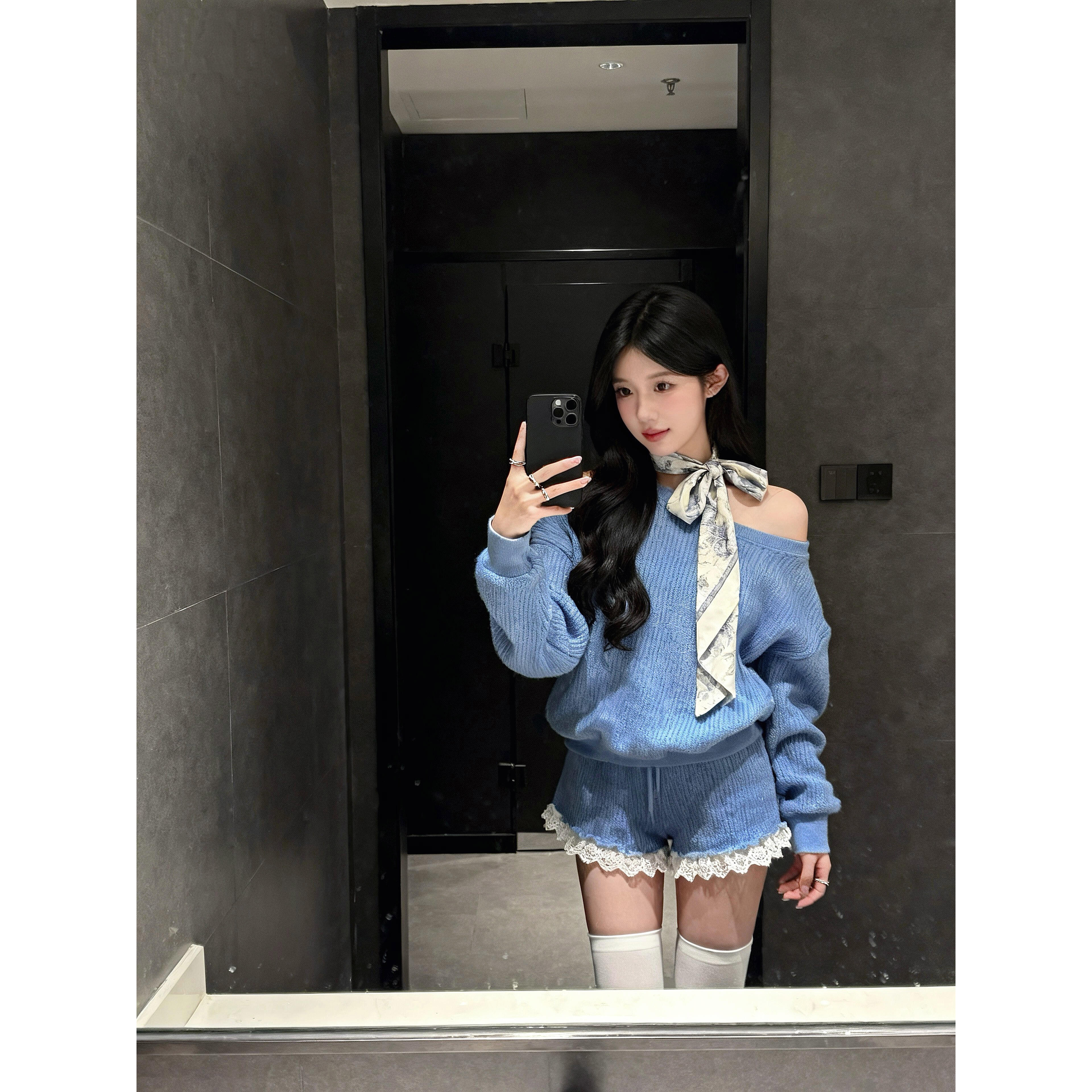 慵懒风蕾丝花边套装女秋冬斜肩毛衣短裤两件套气质设计感名媛轻奢