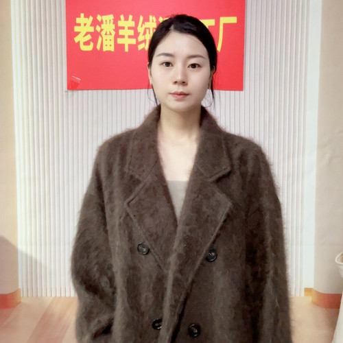 30山羊拉绒大衣