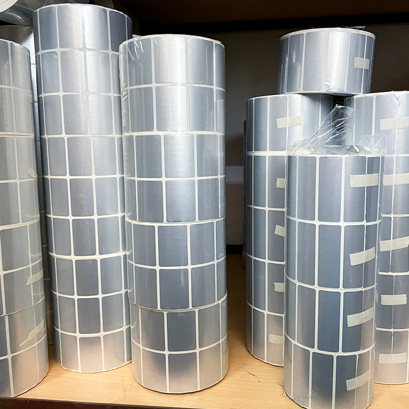 맞춤형 실버 라벨 용지 프린터 크기 의류 매트 실버 라벨 애완 동물 스티커 여러 크기 자체 접착