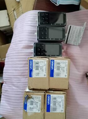 议价温控器E5EC-CX4DSM，