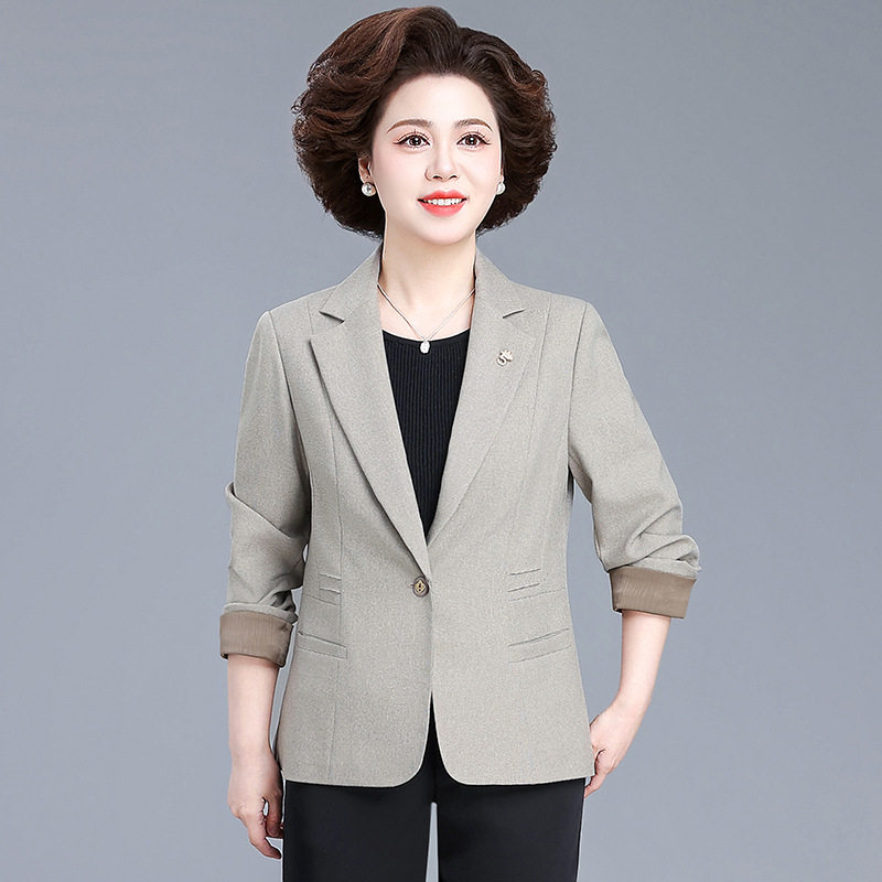 2026新款气质西装韩版时尚修身休闲外套春秋短款上衣薄款西服女装