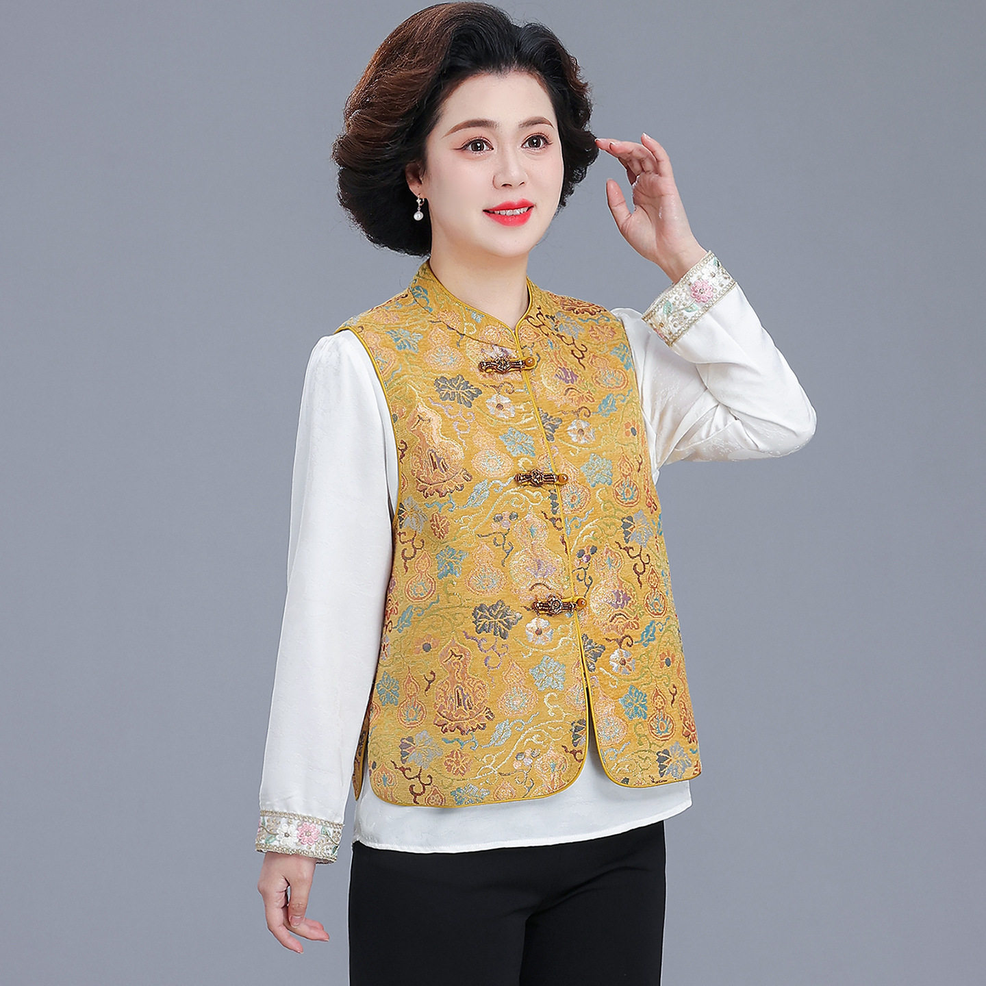 复古印花中式马甲显瘦百搭2026年中老年女装春季中国风短马甲坎肩