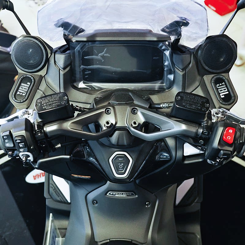23-26款雅马哈TMAX560改装蓝牙防水高音质超重低音炮车载音箱音响