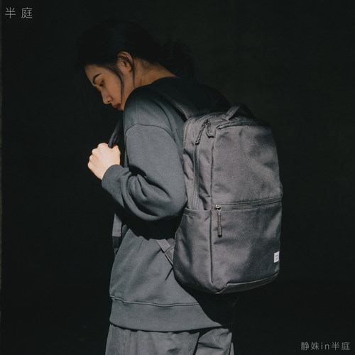 半庭·玄灰·沧海 | 露露乐蒙 lululemon DOUBLE-ZIP 22L 双肩包