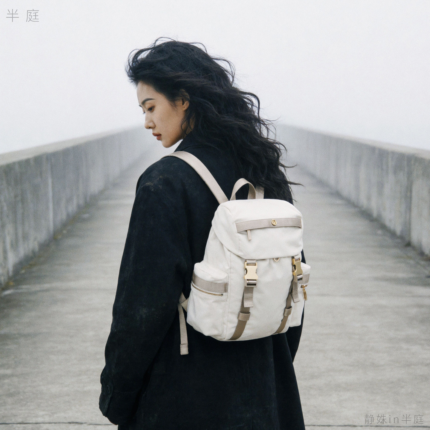 黑风雾堤 负白独行 | lululemon 男女双肩背包 14L LU9DNMS图片