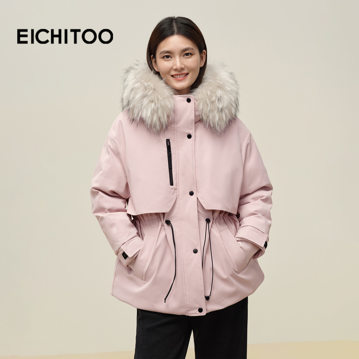 爱居兔户外石墨烯鹅绒服女2025年冬季新款大毛领工装风保暖羽绒服