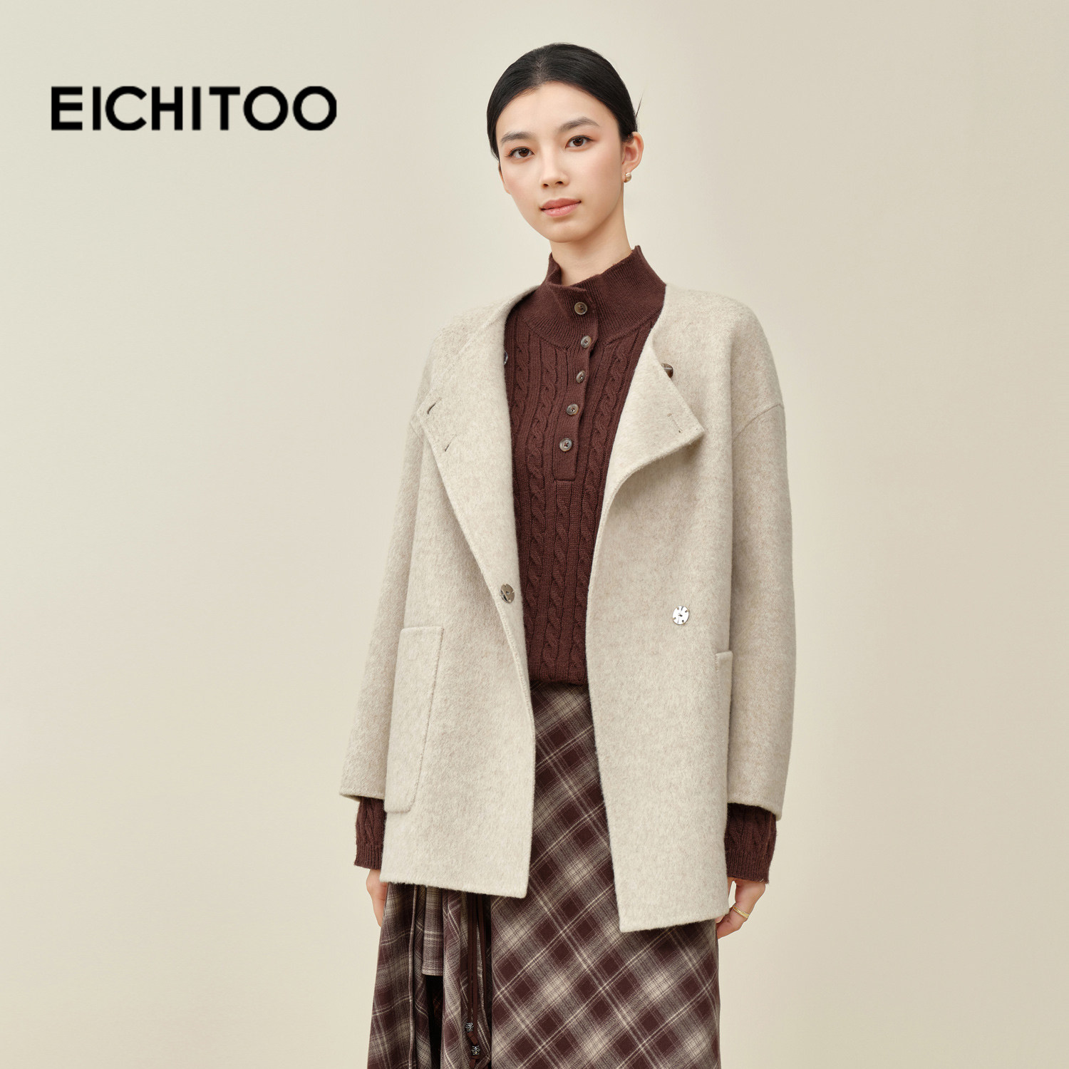 爱居兔含绵羊毛温暖柔软双面呢大衣2025年冬季新款女围脖中长外套