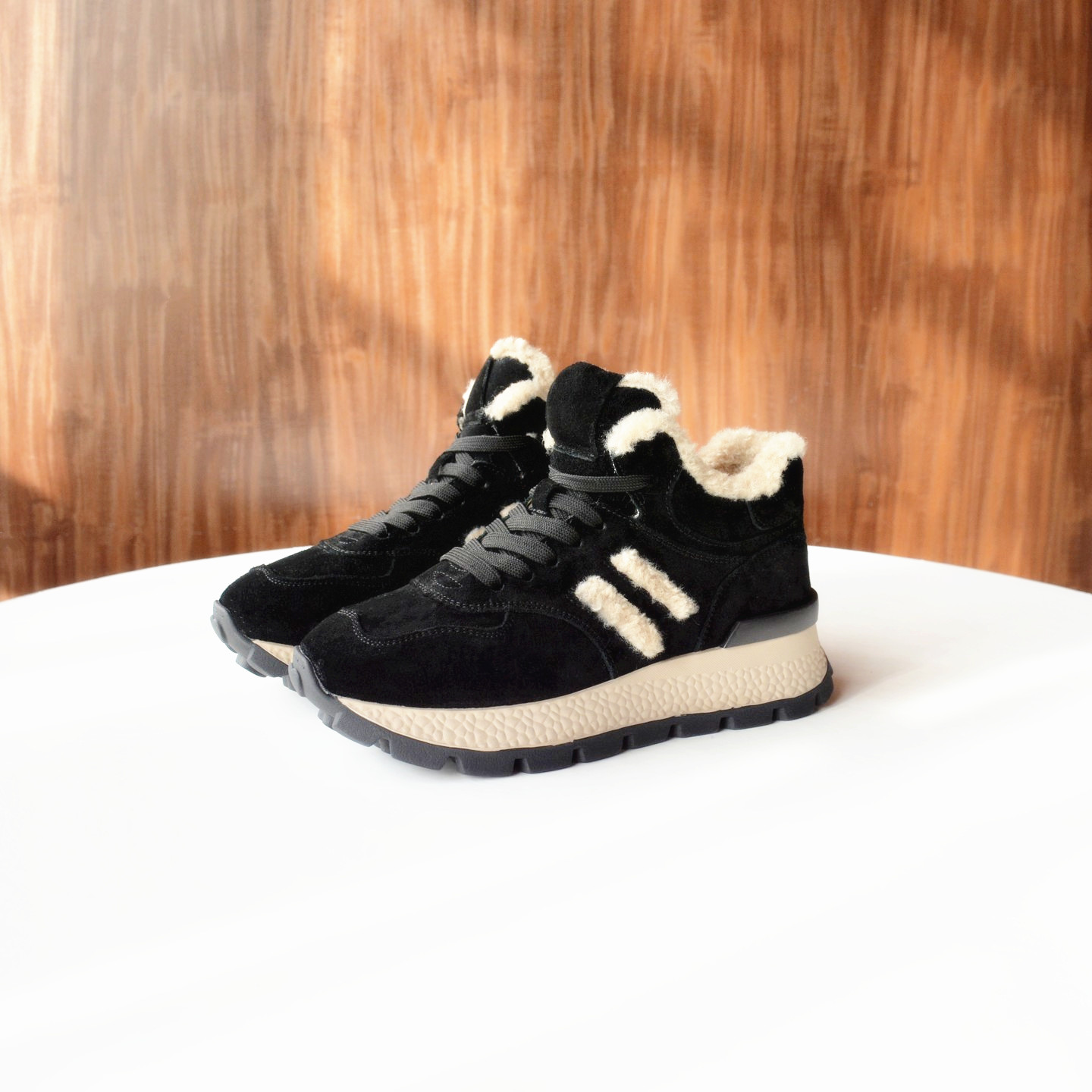 大牛货！俄单~ 牛反绒阿甘鞋女2025冬季保暖运动鞋系带厚底休闲鞋