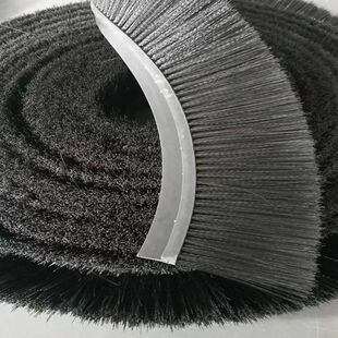 防尘毛刷条防飞溅挂车橡胶条刷h型软胶货车挡泥毛刷弧形工业防尘