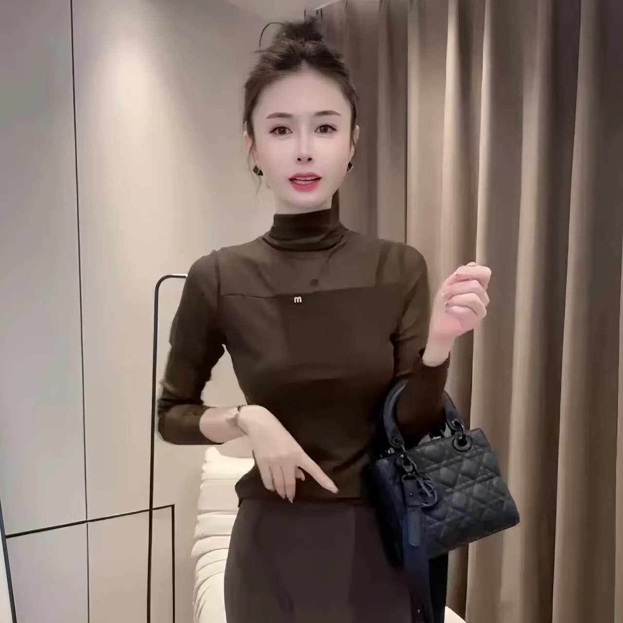 2024年秋季新款网纱拼接长袖T恤女士洋气修身显瘦内搭打底衫上衣