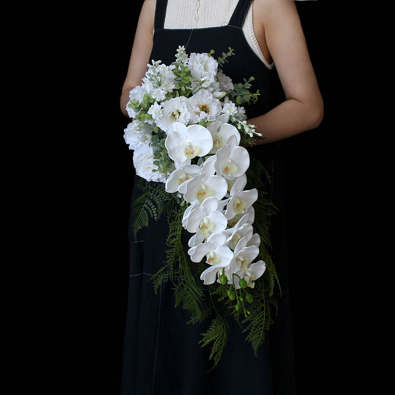 水滴瀑布手捧花仿真花欧式蝴蝶兰新娘拍照花束领证花摄影婚纱照花