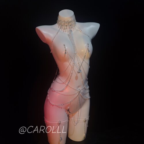 CAROLLL极繁主义巴洛克珍珠纯白身体链项圈腰链