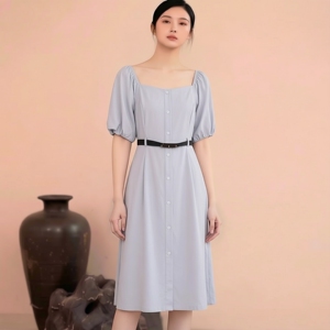 丽新折扣女装 朵Y 系列26夏优雅浪漫气息甜美淑女方领收腰连衣裙