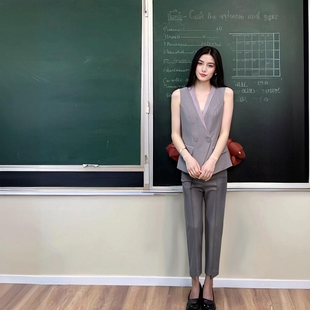 丽新折扣女装 E威 系列 24春秋修身马甲裤子二件套正装套装