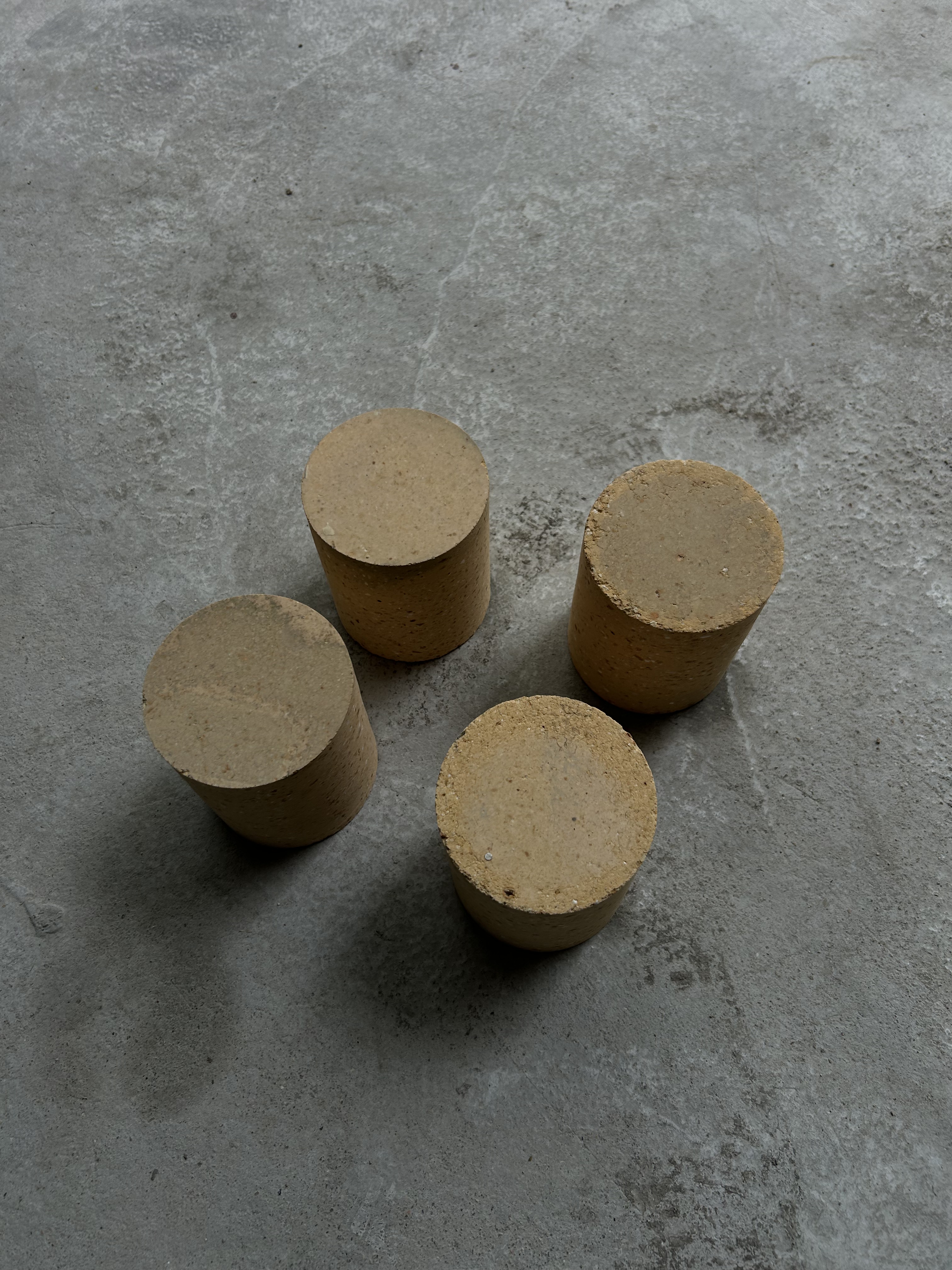 耐高温圆柱体 耐火圆饼 耐火砖 耐火材料 隔热直径95毫米