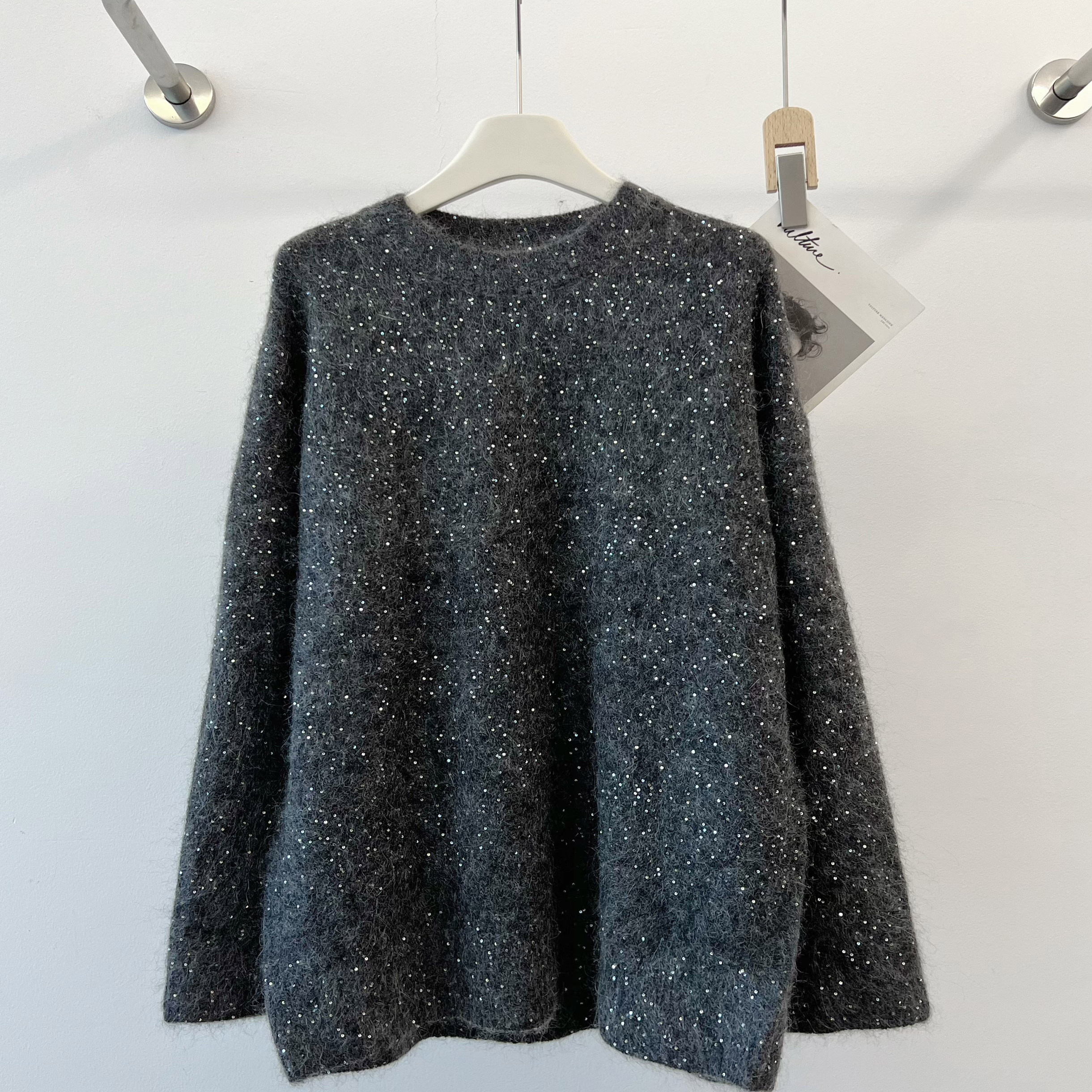 马海毛圆领亮片套头珠光毛衣